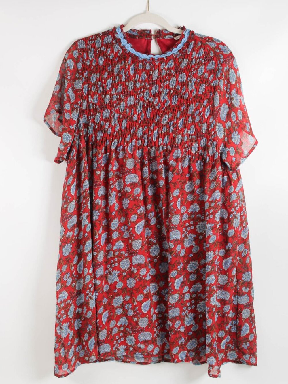 En Crème Floral Smocked Blouse